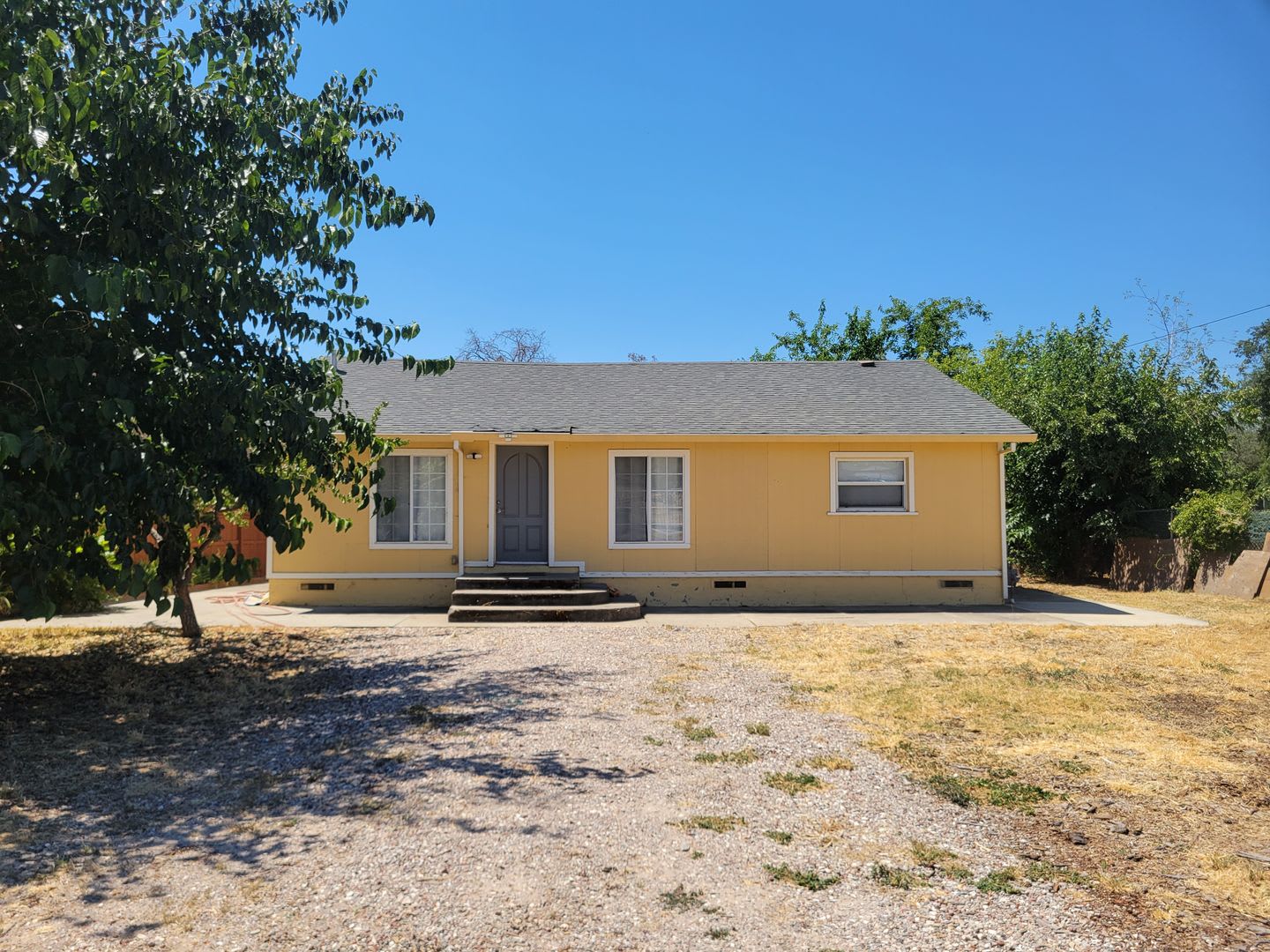 AVAILABLE SOON! Lovely 5 Bed / 2 Bath Home in Sacramento, CA – photo 1