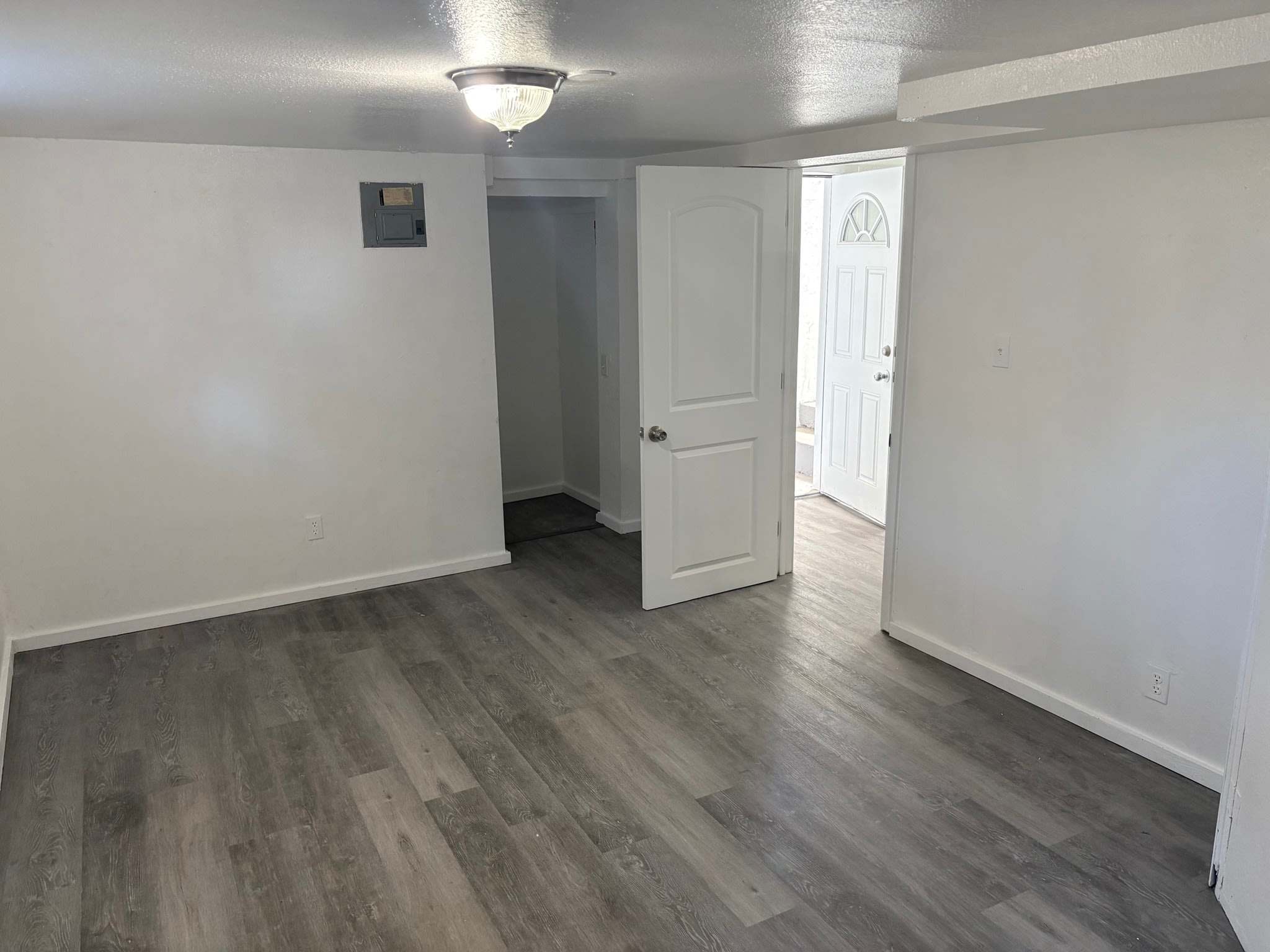 105 Longs Peak St – photo 1 of 6
