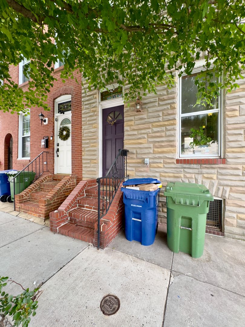 Charming 2BD/2.5BA Townhome in South Baltimore, MD! – photo 1