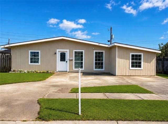 429 E BUTTERFLY Circle – photo 1 of 14