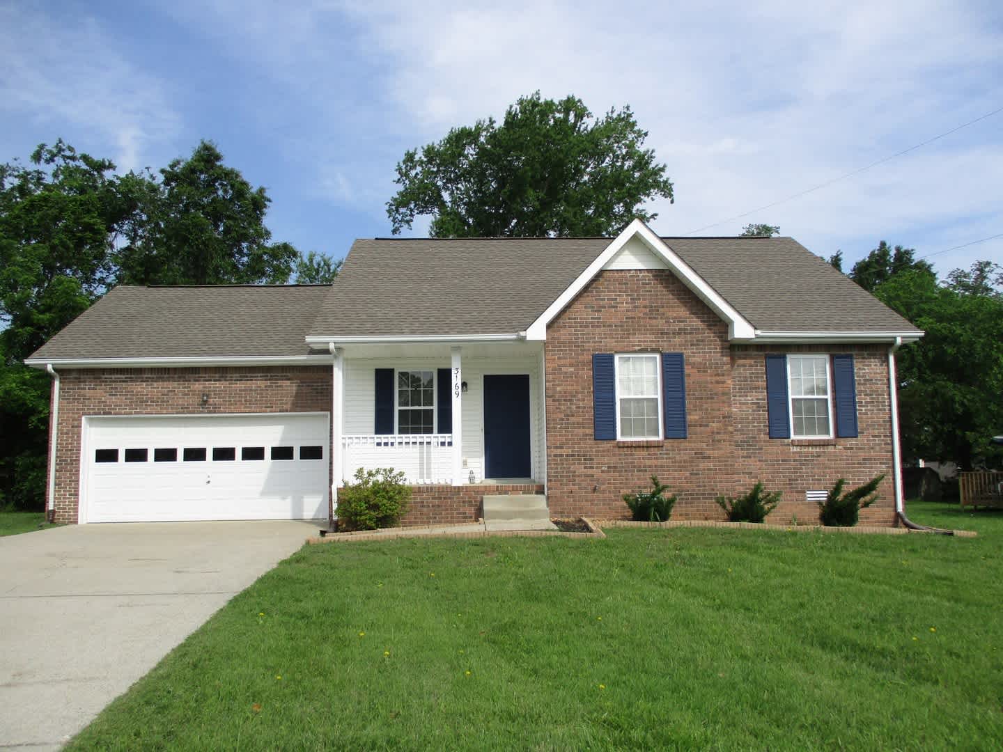 3 Bedroom Home For Rent In The Deertrail Subdivision – photo 1