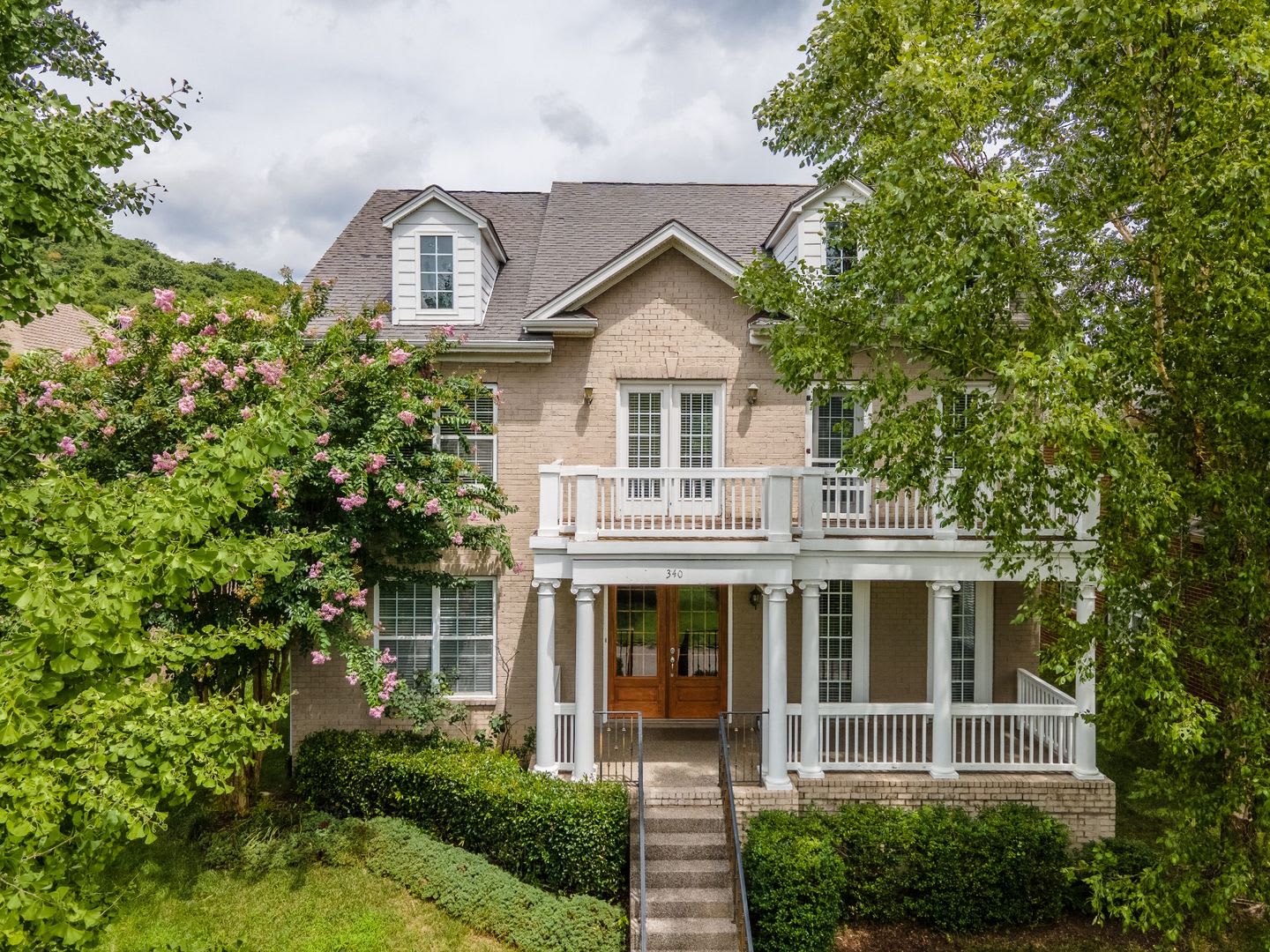 **LUXURIOUS GATED COMMUNITY IN FRANKLIN ZONED FOR RAVENWOOD HIGH SCHOOL** – photo 1