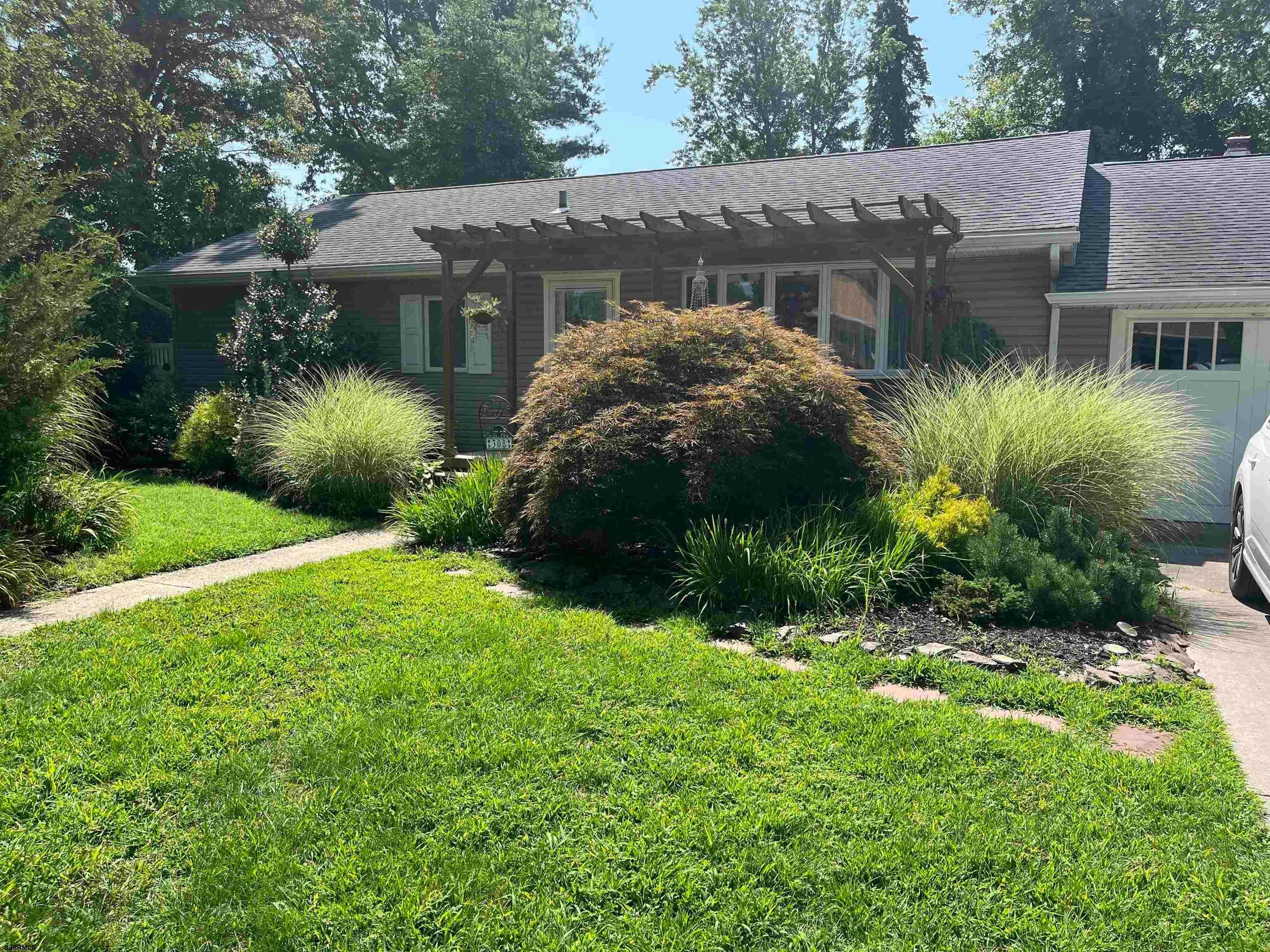308 Steven Dr – photo 1 of 22