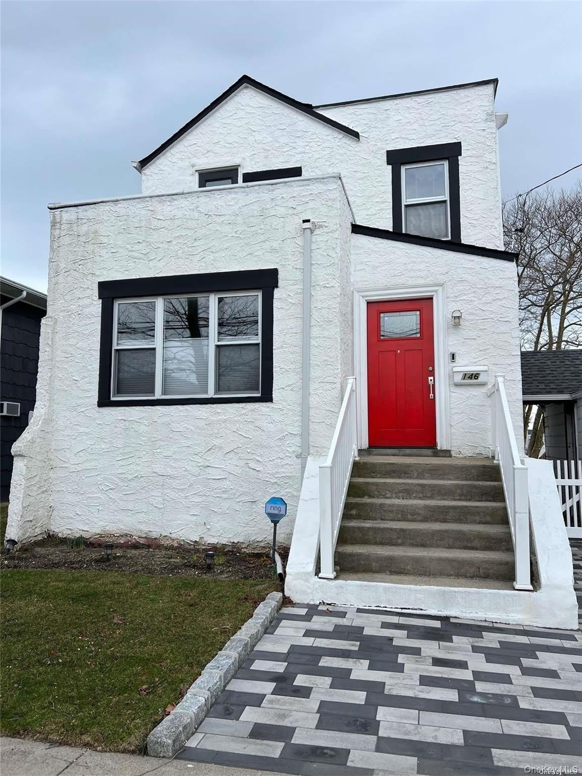 146 Kingston Boulevard – photo 1 of 14