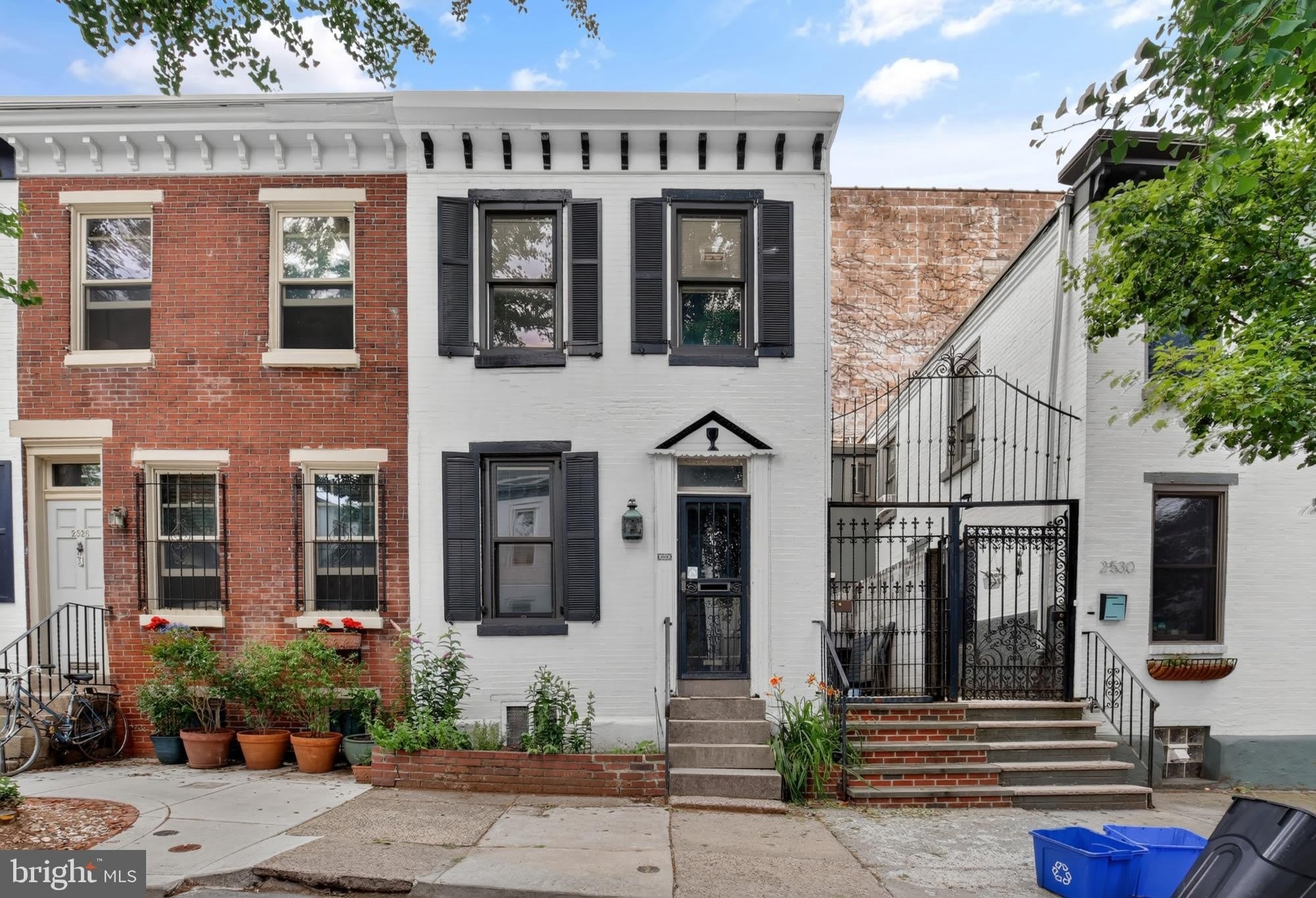 2528 WAVERLY Street – photo 1