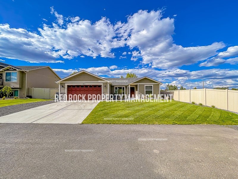 18431 Selkirk Estates Road – photo 1 of 25