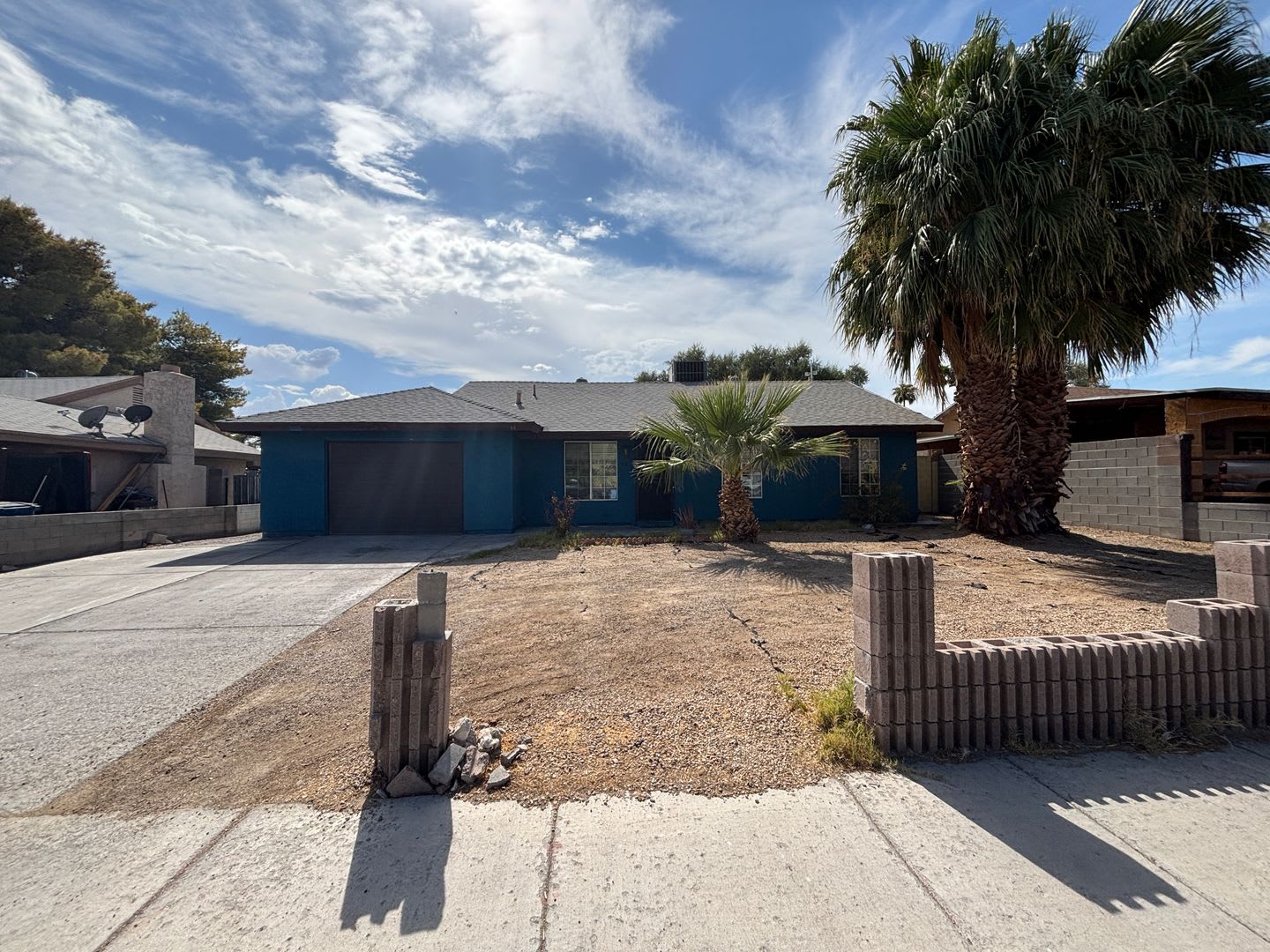 Charming 3Bed 2Bath 2Car Residence With Gated Pool Located In E Las Vegas Weekly Pool Service Included – photo 1