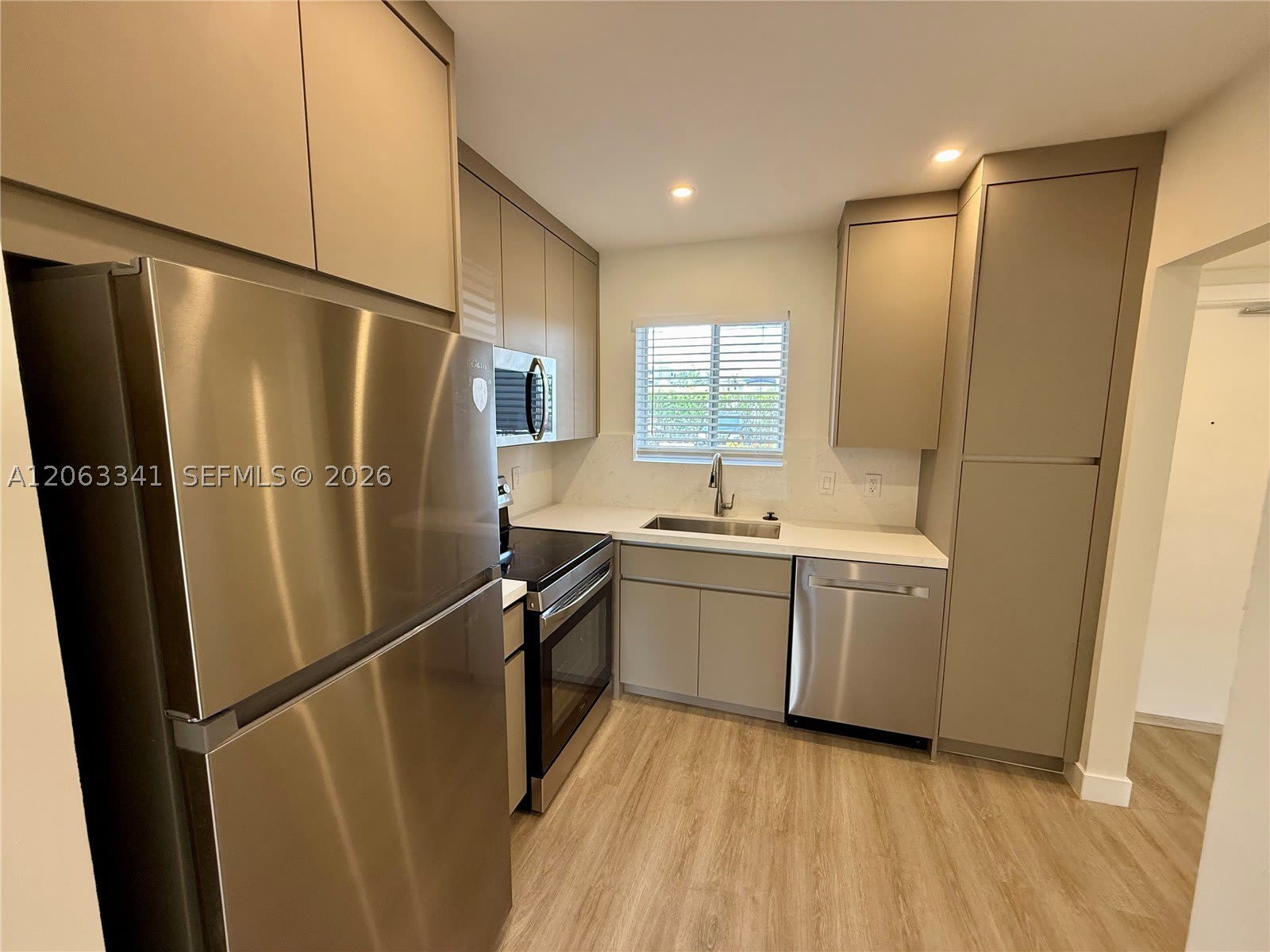 400 Waterway Dr S – photo 1 of 263