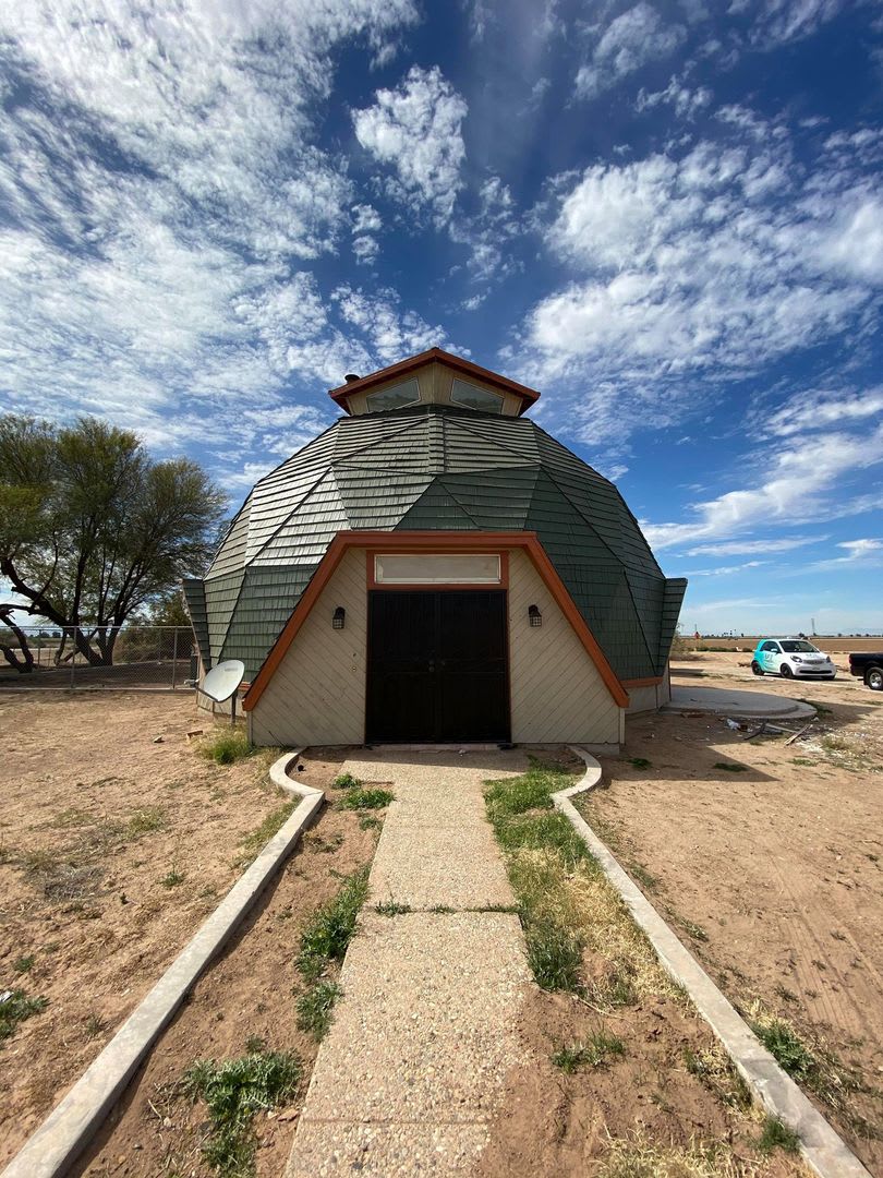 Iconic Dome House for Rent – Unique Country Living with Pet-Friendly Space Near Holtville – photo 1 of 28