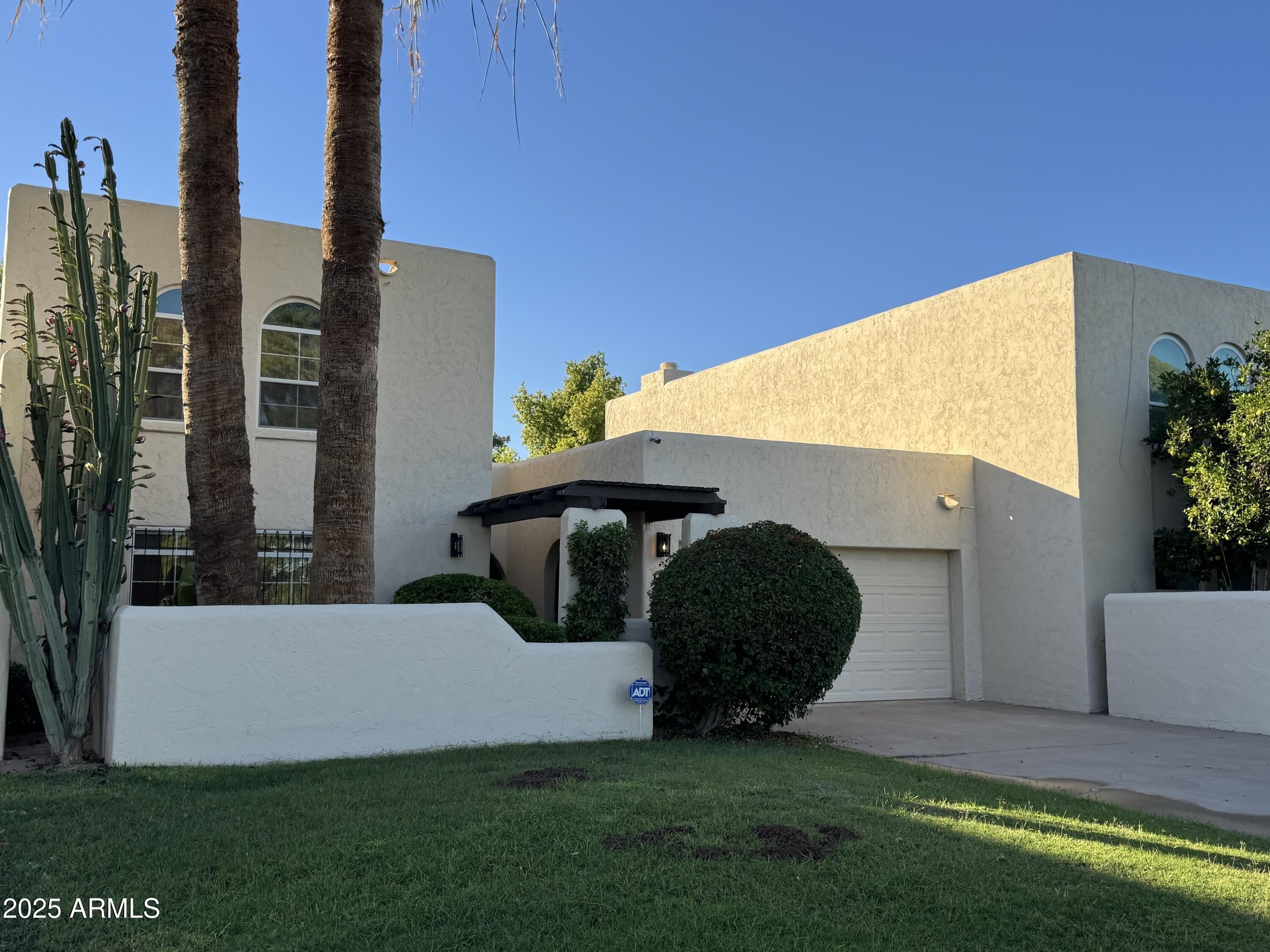 1009 N VILLA NUEVA Drive – photo 1 of 22