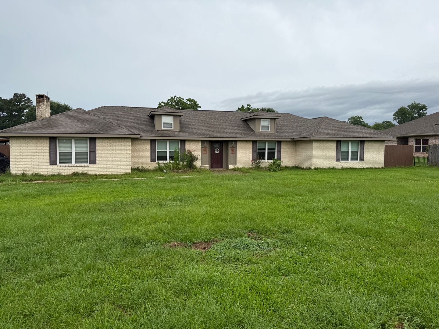 1746 Ernestine – photo 1 of 17