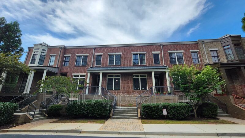 4727 Cypress Commons – photo 1 of 17
