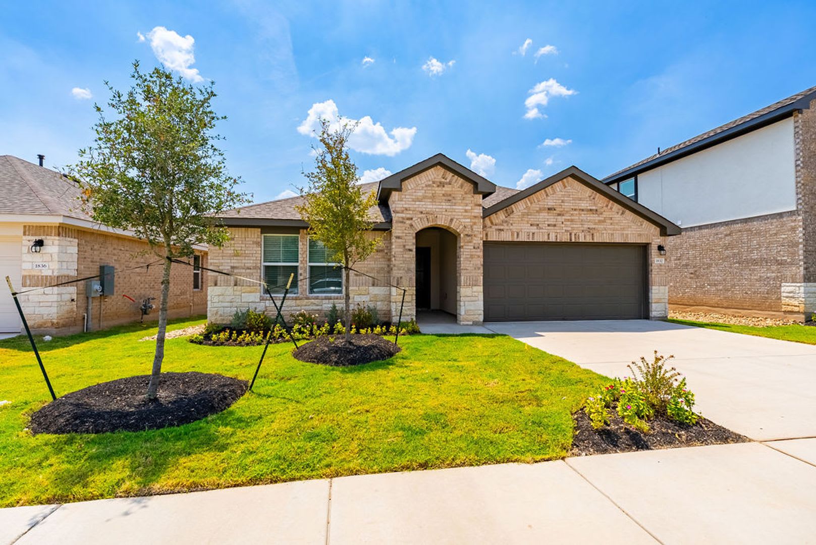 Newly Built Full Of Charm In Bar W Ranch – photo 1 of 235