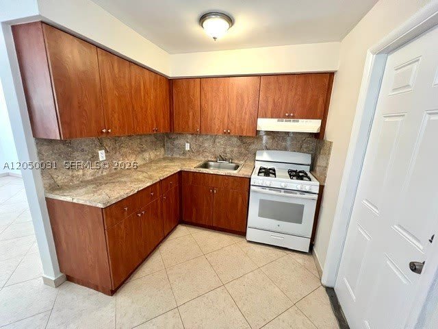 696 NE 85th St – photo 1
