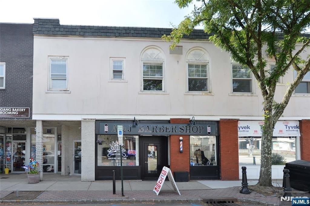 7 Main Street – photo 1 of 17