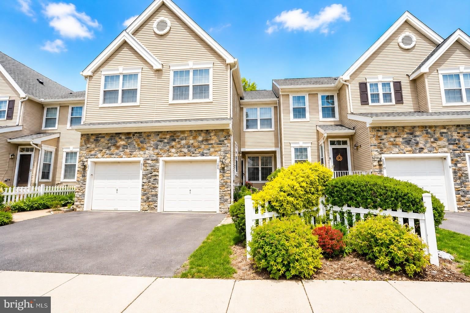 704 DAHLIA CIRCLE – photo 1 of 28