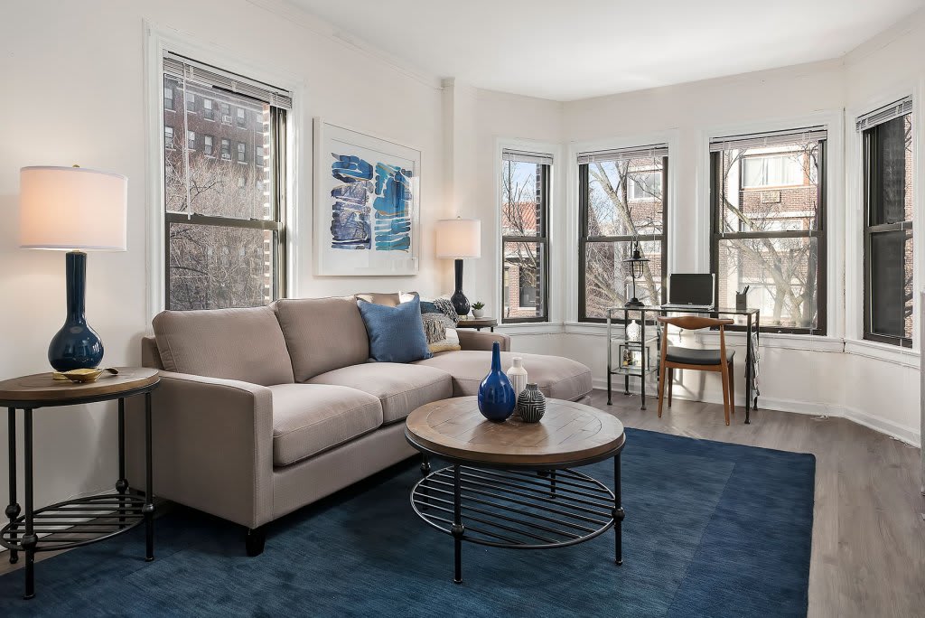 515 West Briar – photo 1