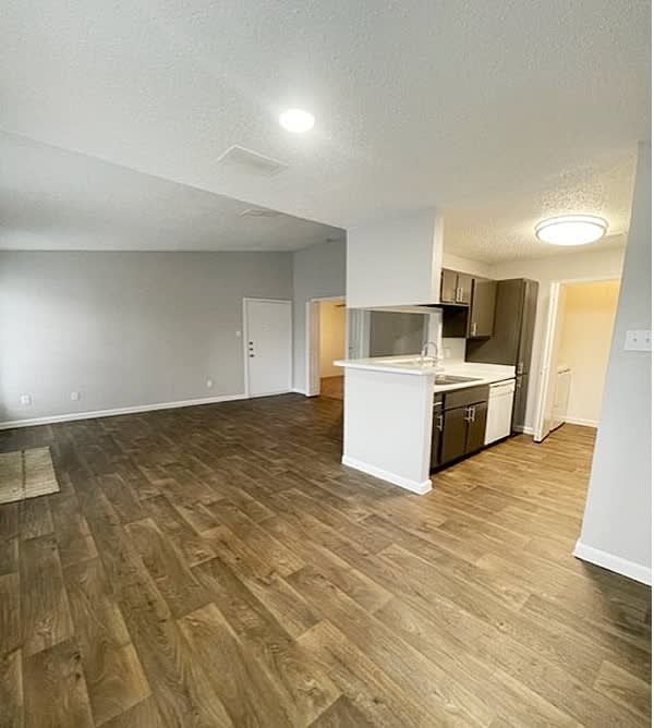 Woodhollow Apartments – photo 1