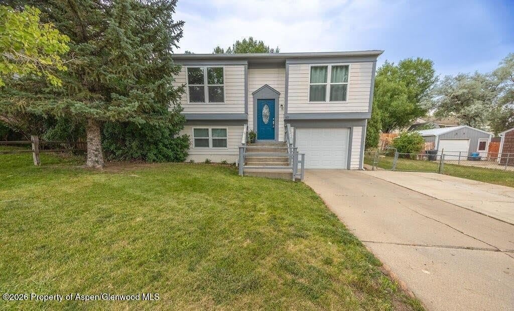 821 Exmoor Road – photo 1 of 15