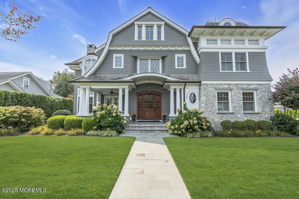 320 New York Boulevard – photo 1