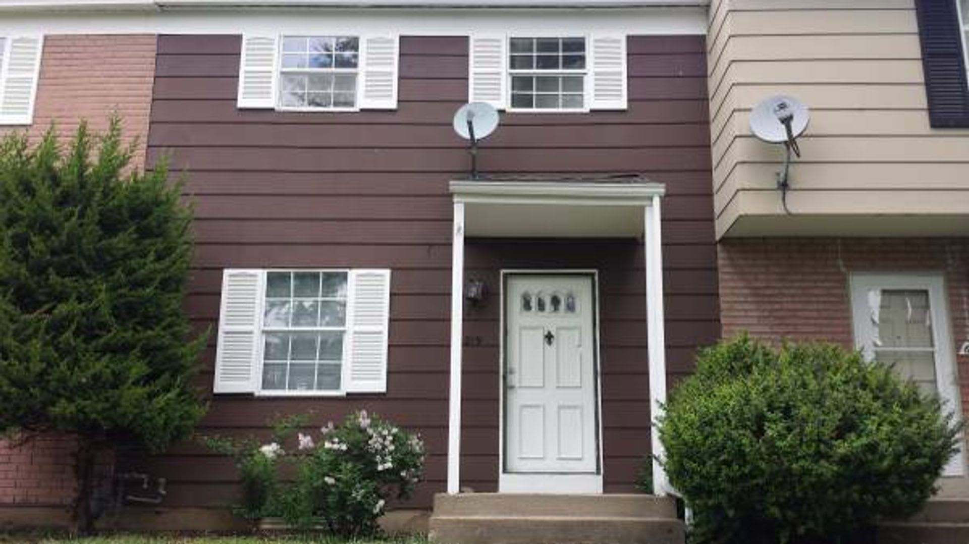 Newly Renovated Town Home In Grandview – photo 1 of 78