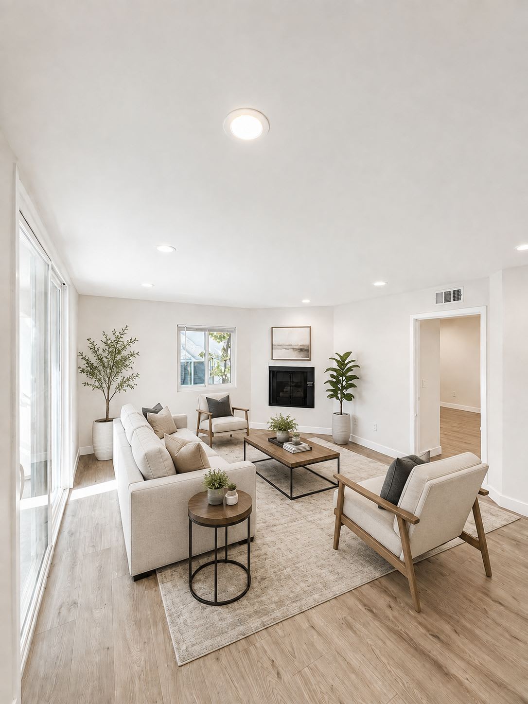 1943 Tamarind Ave – photo 1