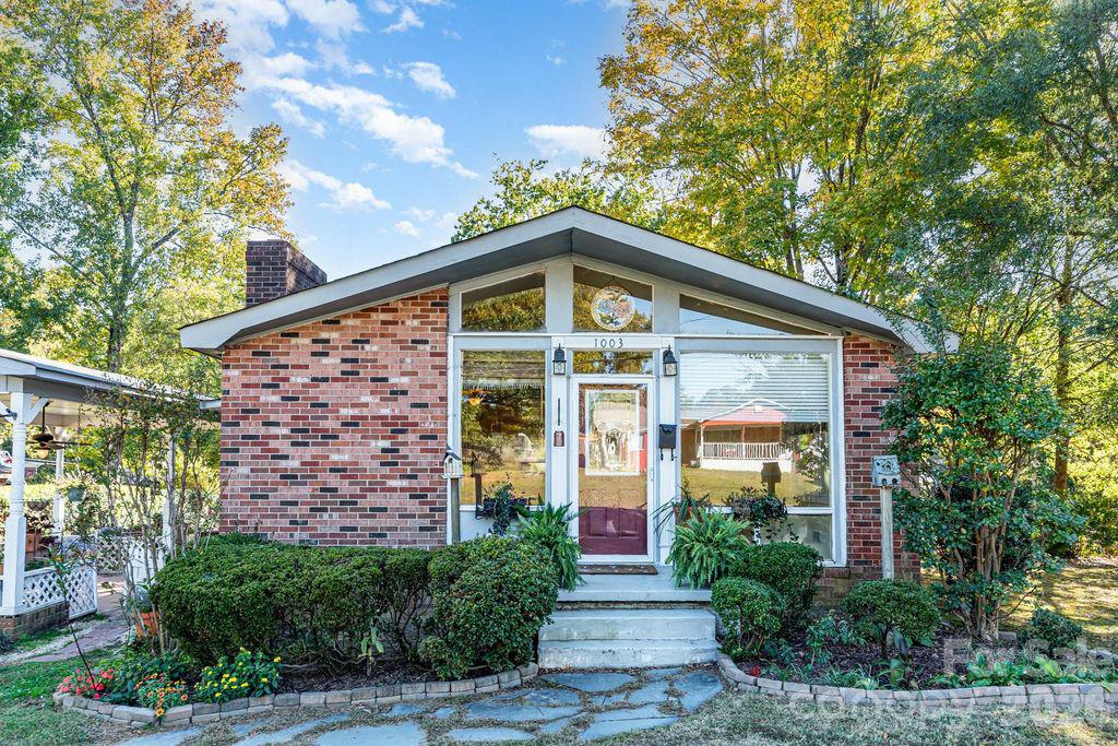1003 Robinhood Lane – photo 1