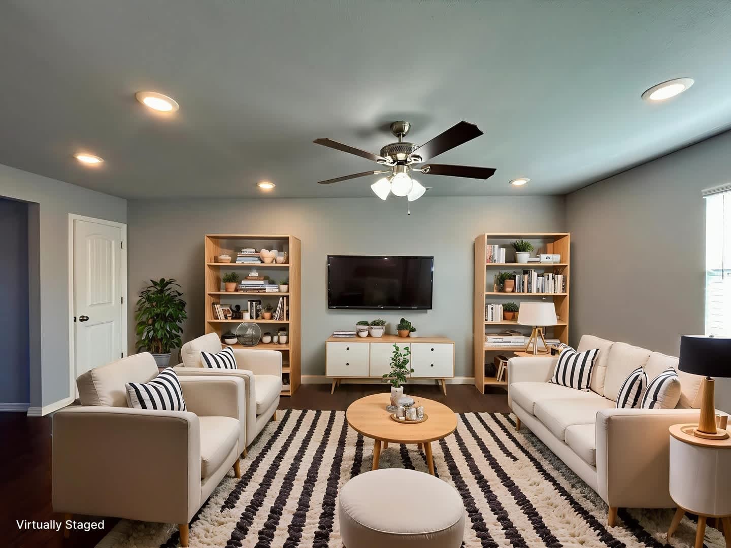 Townhouse with Garage – photo 1