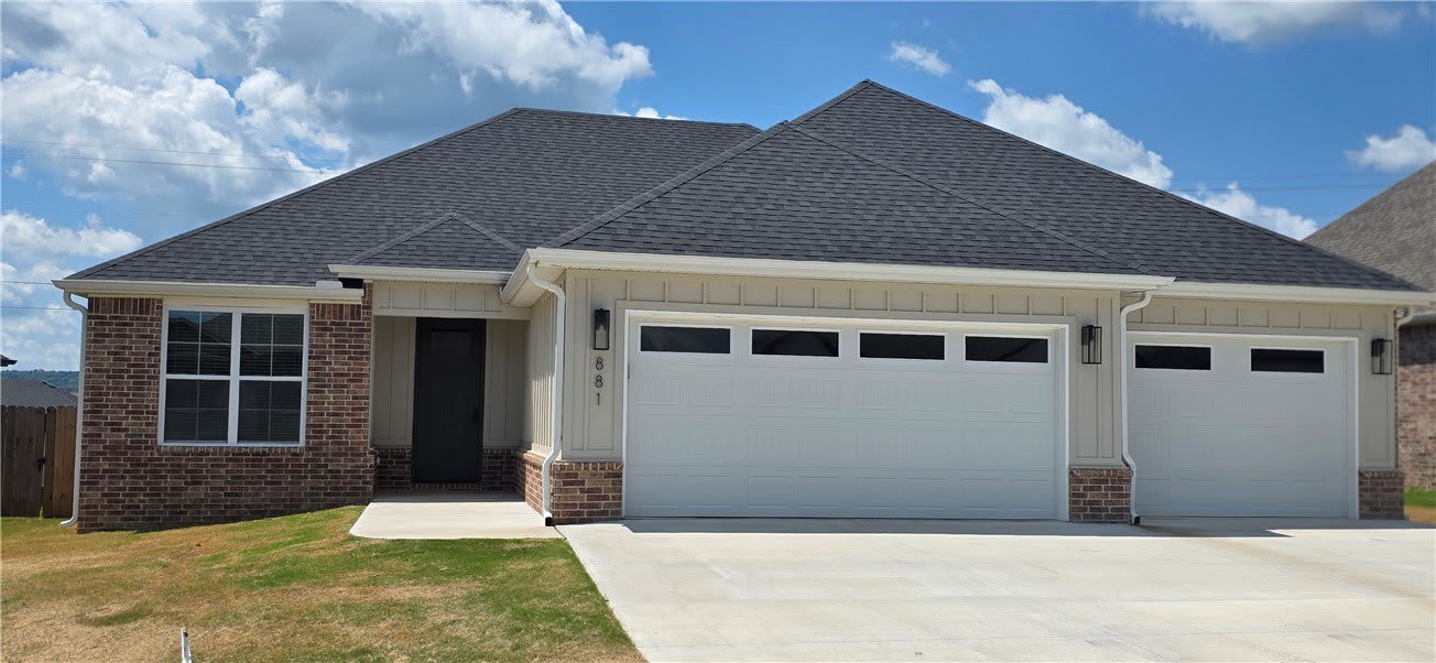 881 Pinnacle Street – photo 1 of 27