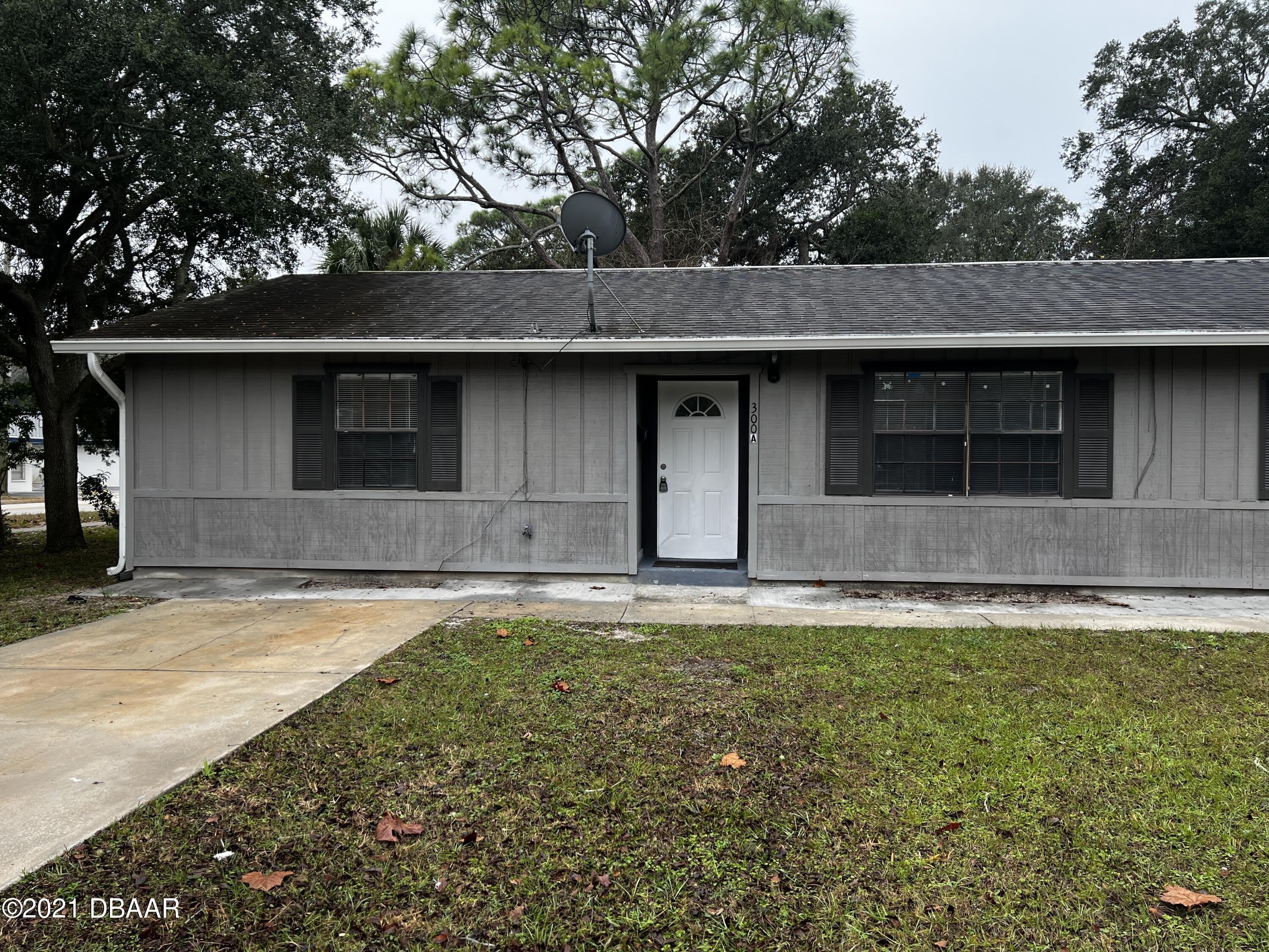 300 Hopkins Avenue – photo 1 of 7