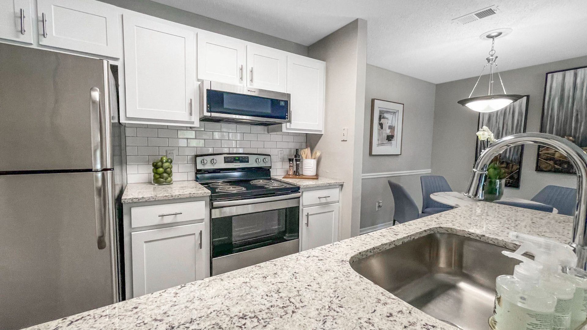 1 Park Central Apartments – photo 1 of 299