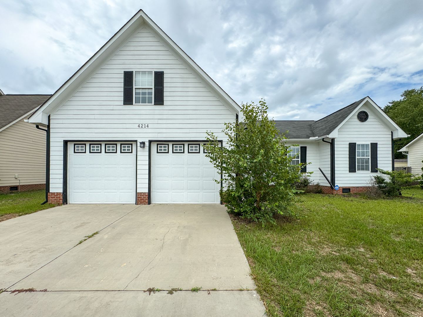 Lovely 3 Bed 2 Bath Home with Bonus Room – photo 1