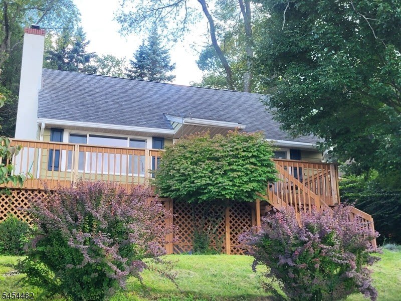 69 Birch Pkwy – photo 1 of 25