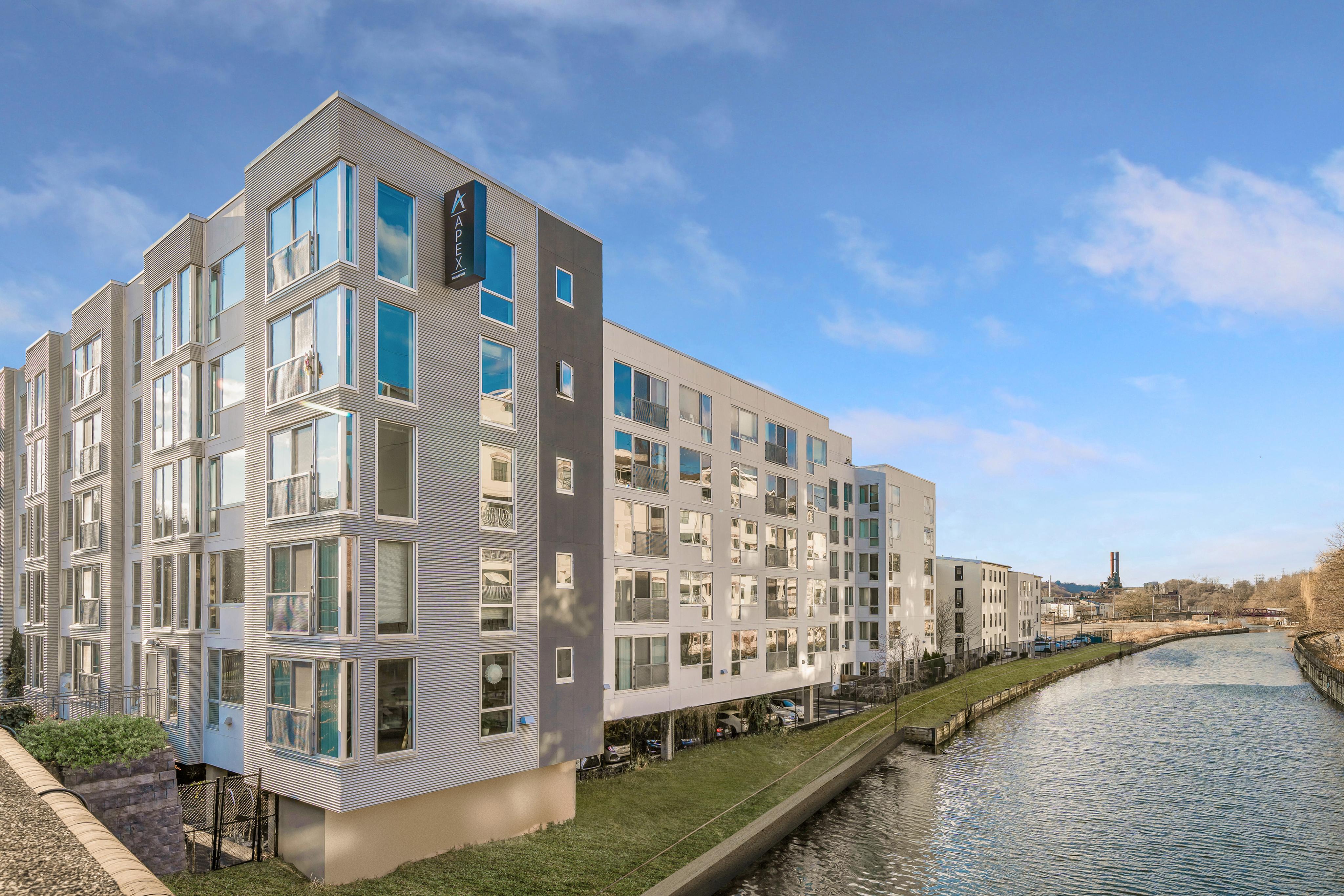Apex Manayunk – photo 1