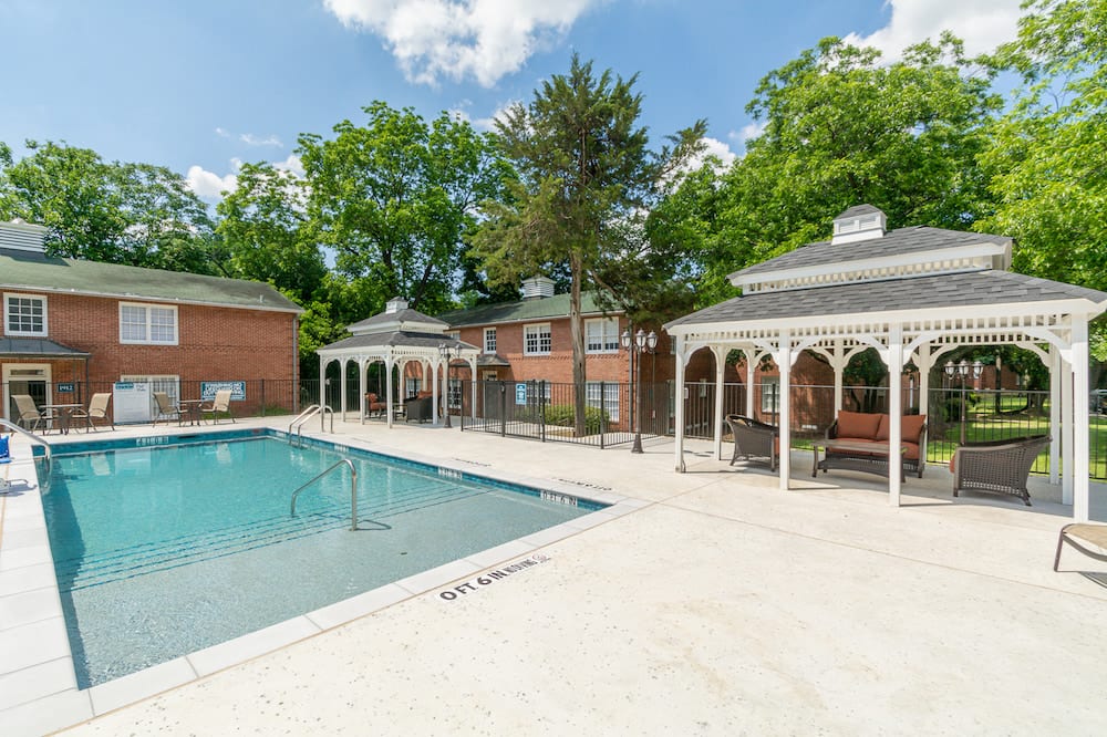 Hampton Plaza at Kessler Park – photo 1
