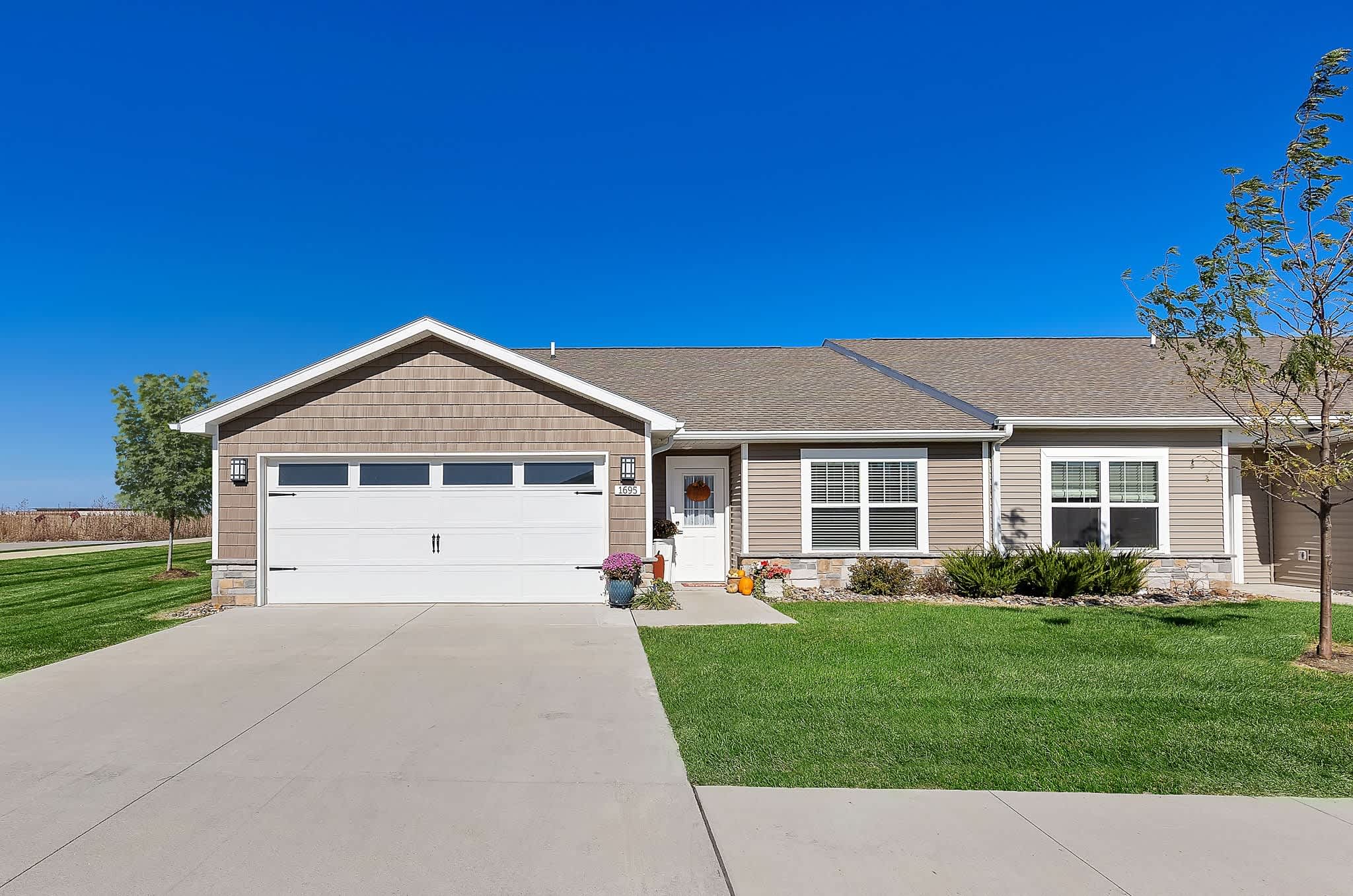 Redwood Waukee Hickman Road – photo 1