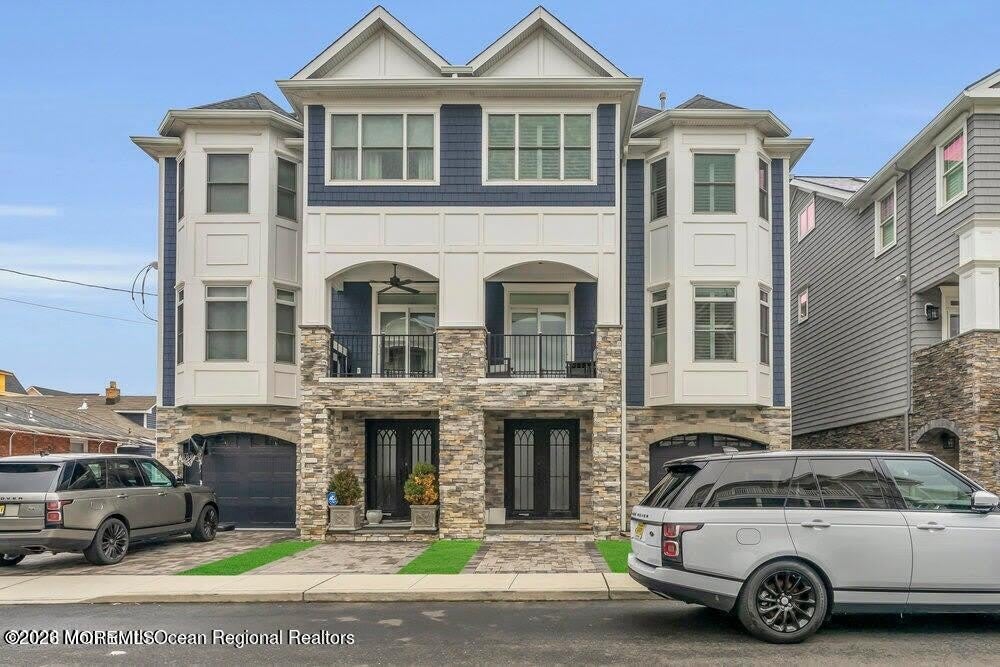 44 Marine Terrace – photo 1 of 24