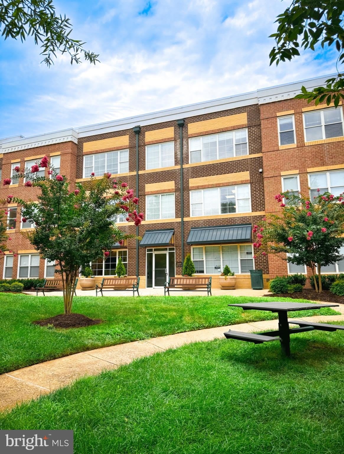 44075 PIPELINE Plaza – photo 1