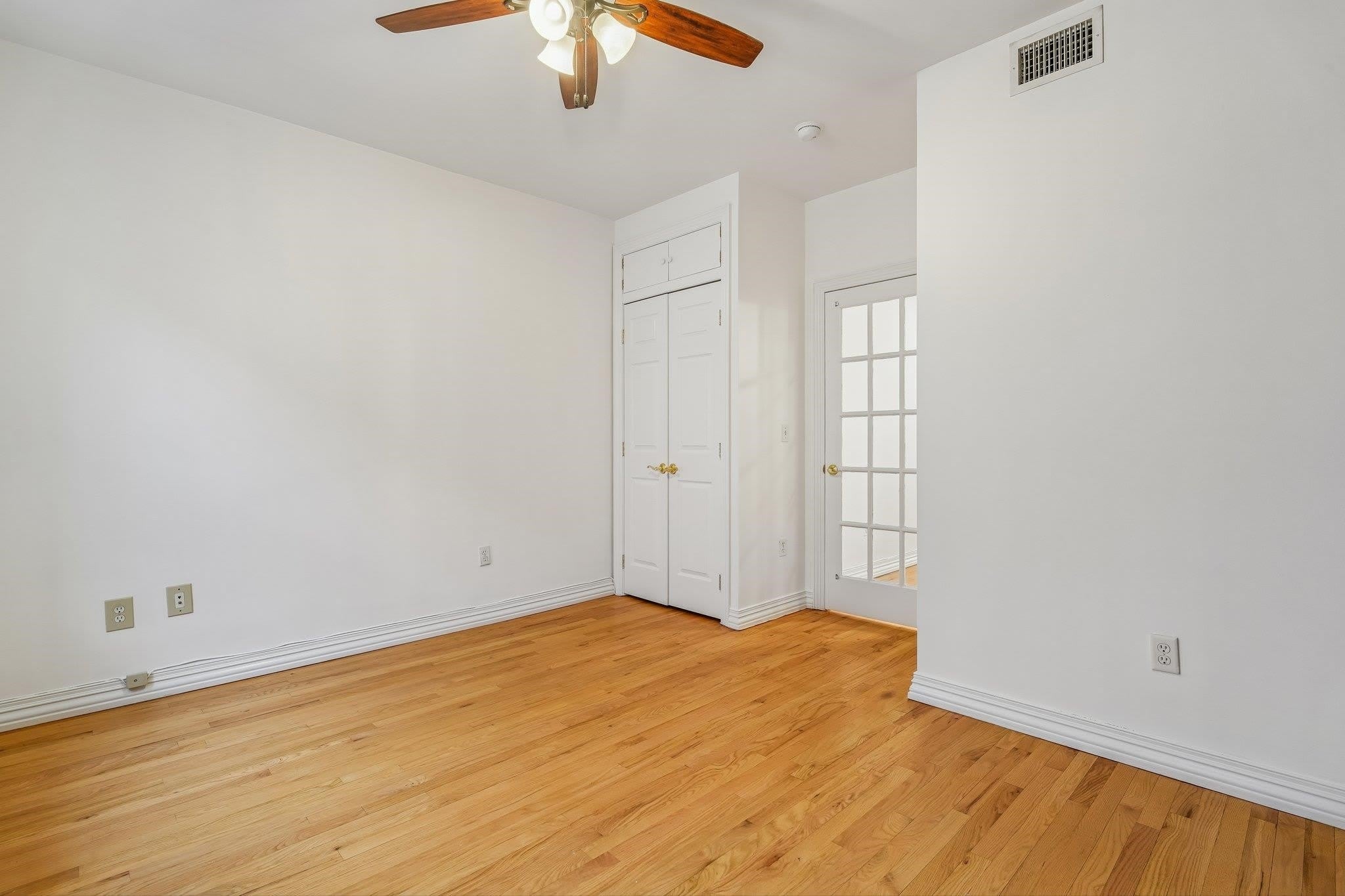 815 WILLOW AVE – photo 1 of 13