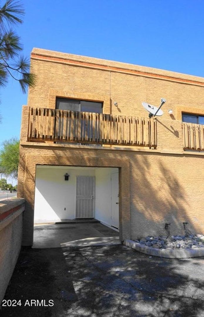 Nice 2 bedroom townhouse! – photo 1
