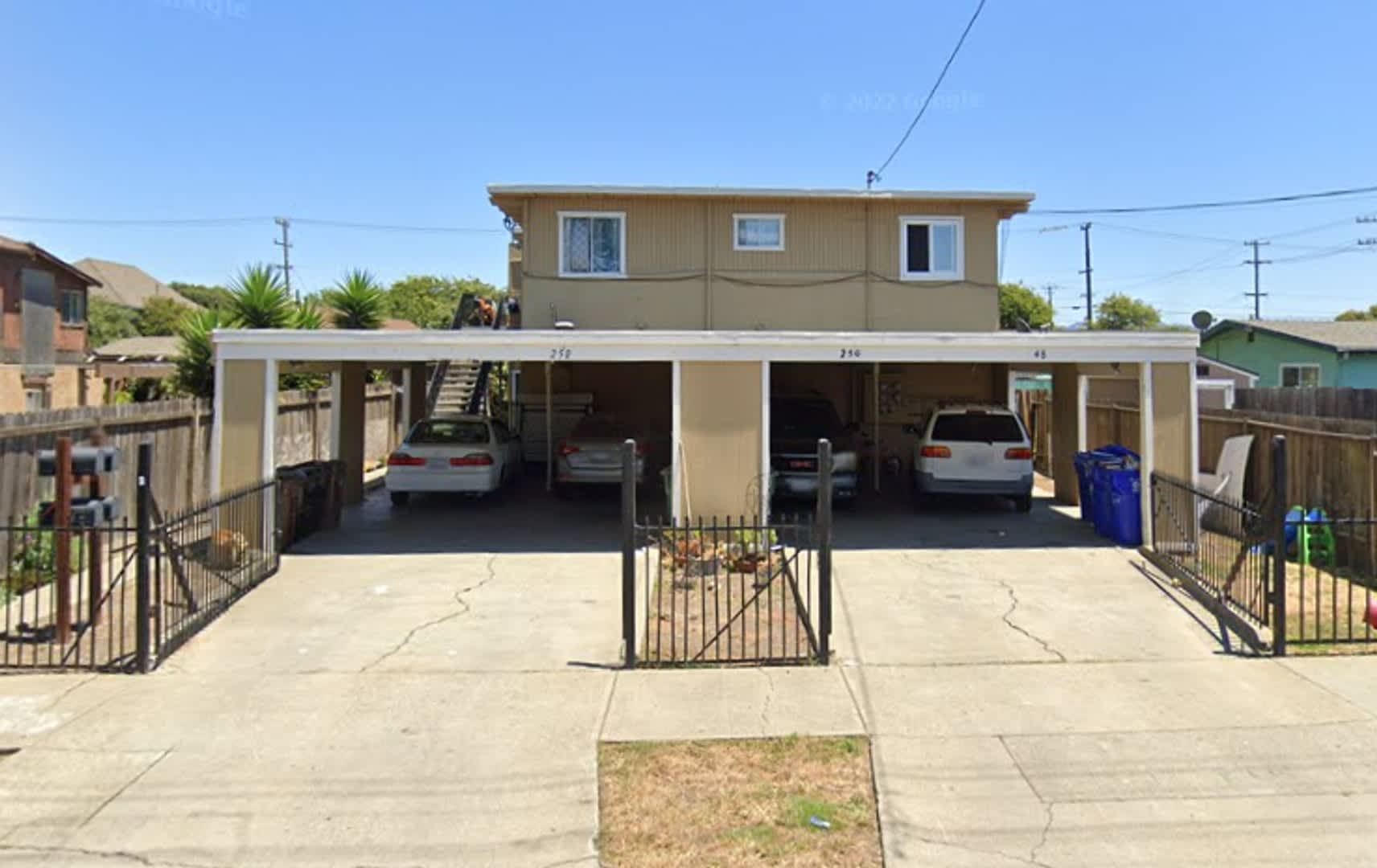 2 Bedroom, 1 Bath Upstairs Unit in Richmond – Available Now! – photo 1 of 11