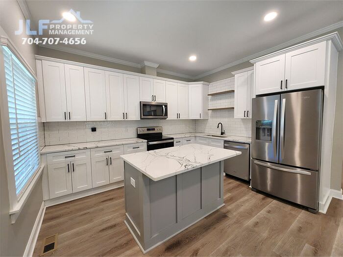 411 West 6Th Avenue – photo 1