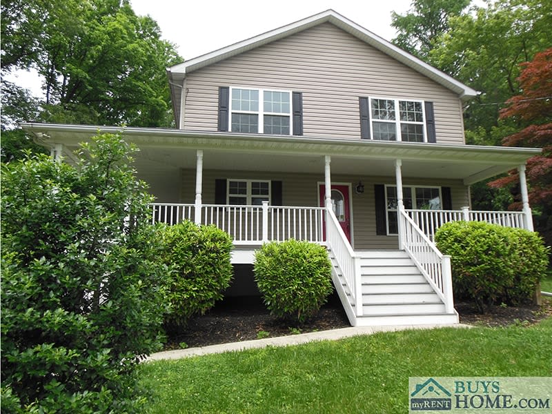 208 Church Rd – photo 1 of 22