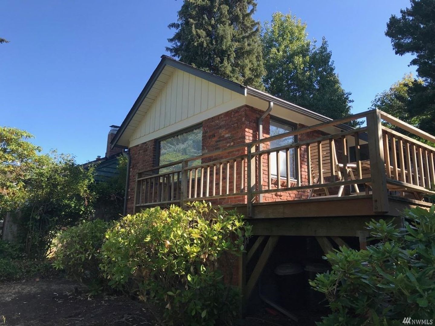 2Bd 1 75Ba Seattle Home – photo 1