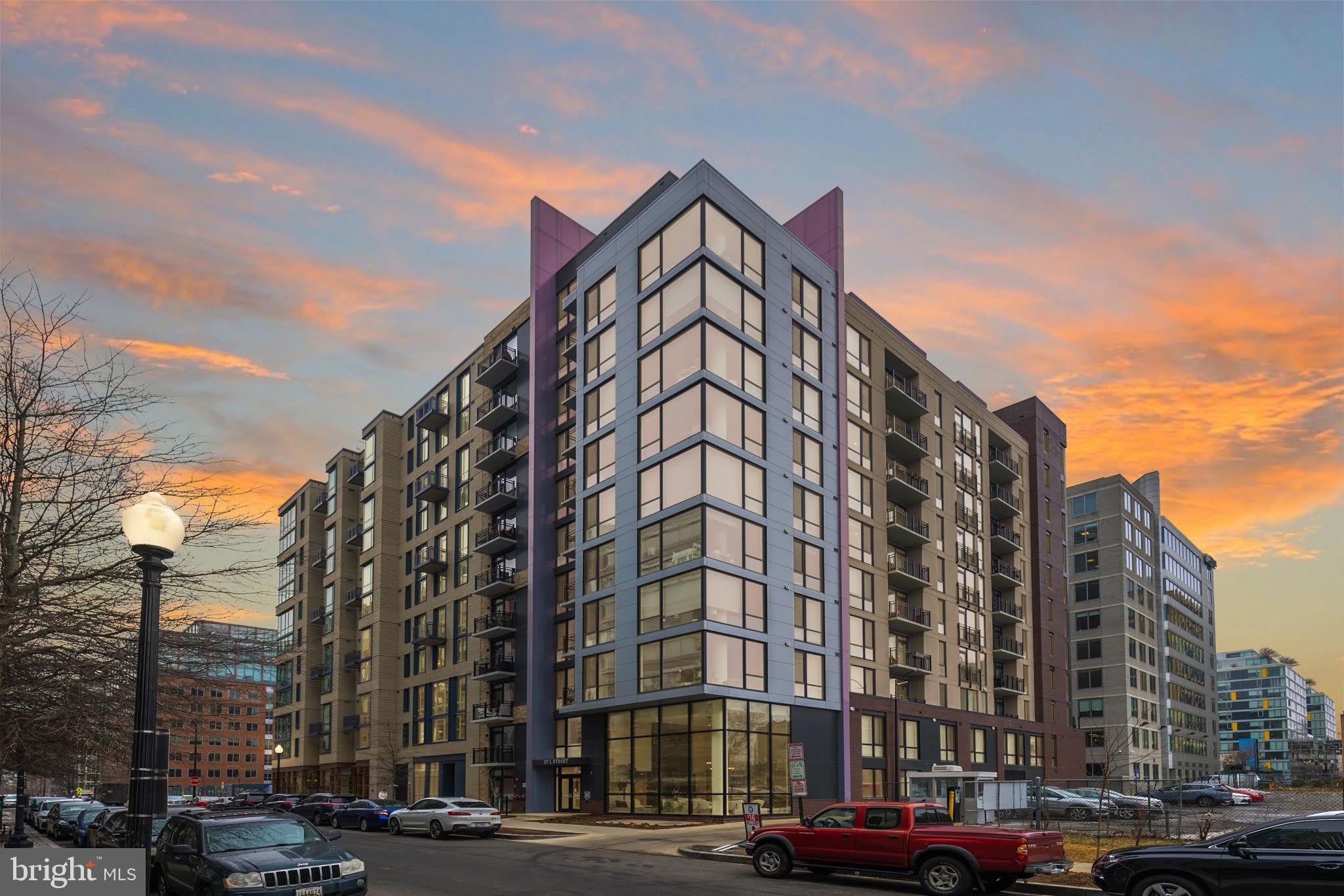 37 L Street SE – photo 1