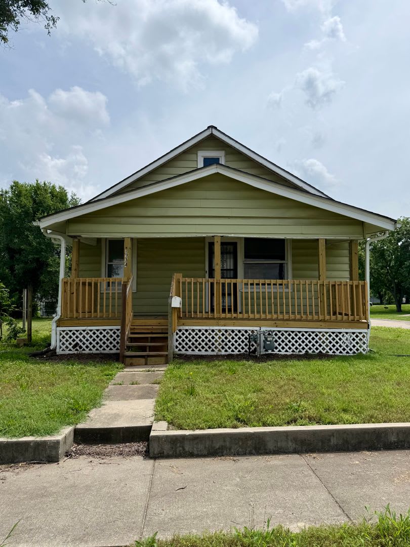 3 bedroom / 2 bath – photo 1