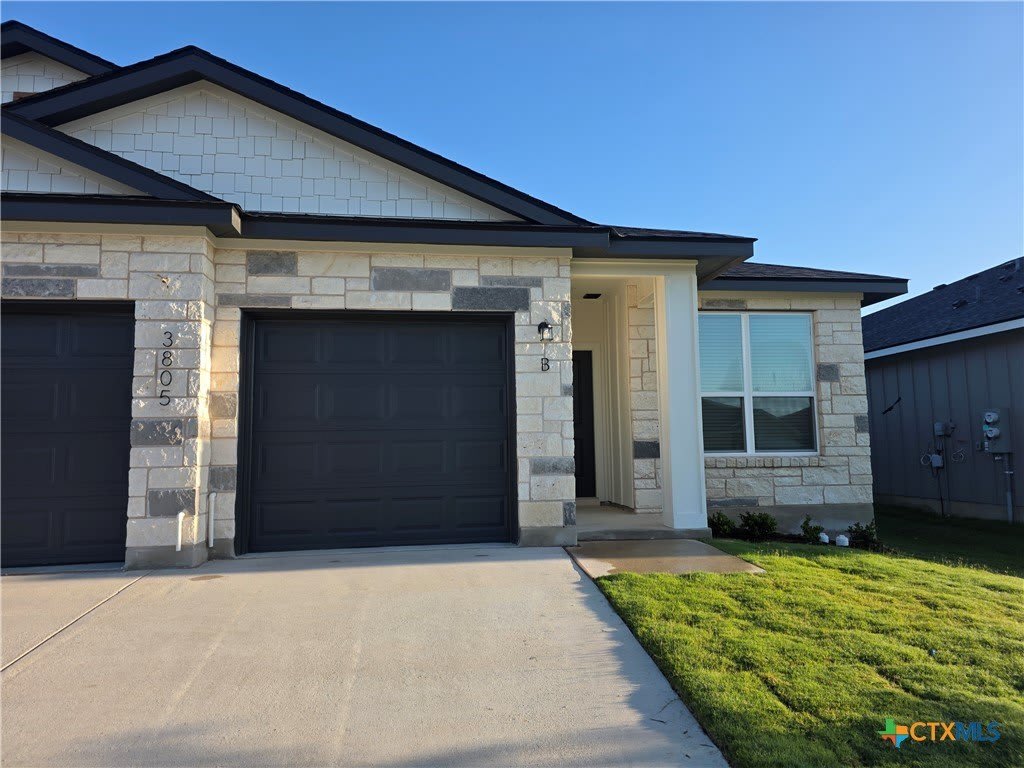 3805 Sugar Hackberry Trail – photo 1 of 23