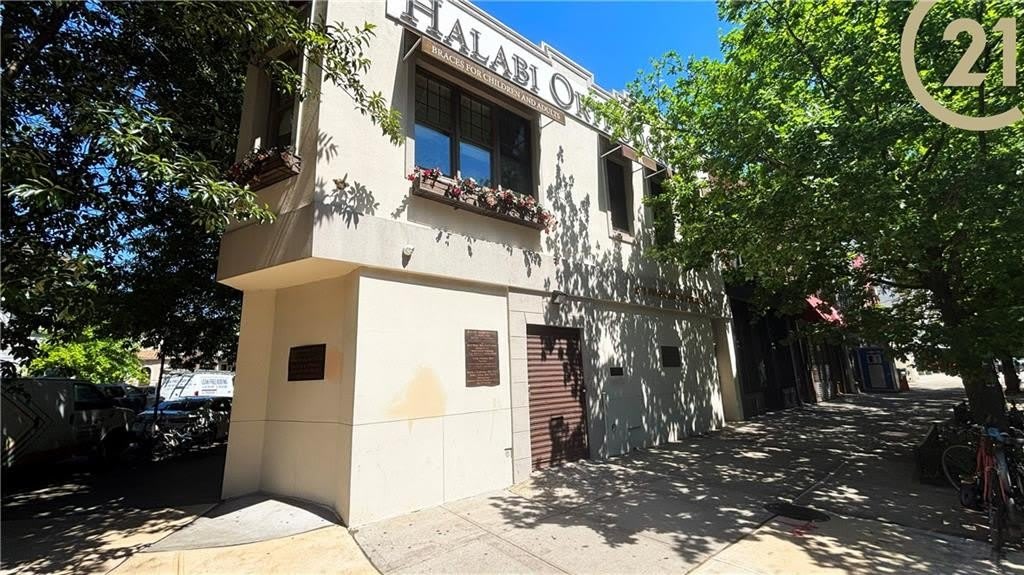 575 Kings Highway – photo 1