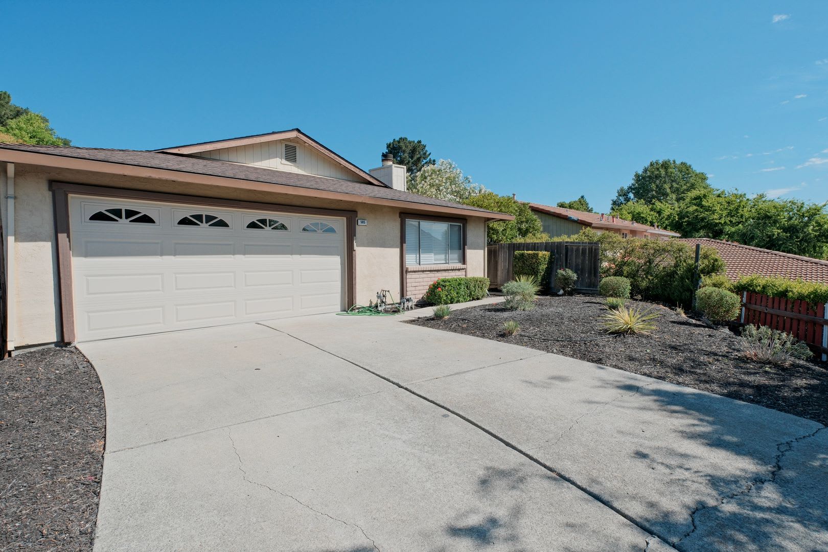 Gorgeous 3 Bedroom, 2 Bath home in great location – photo 1 of 24