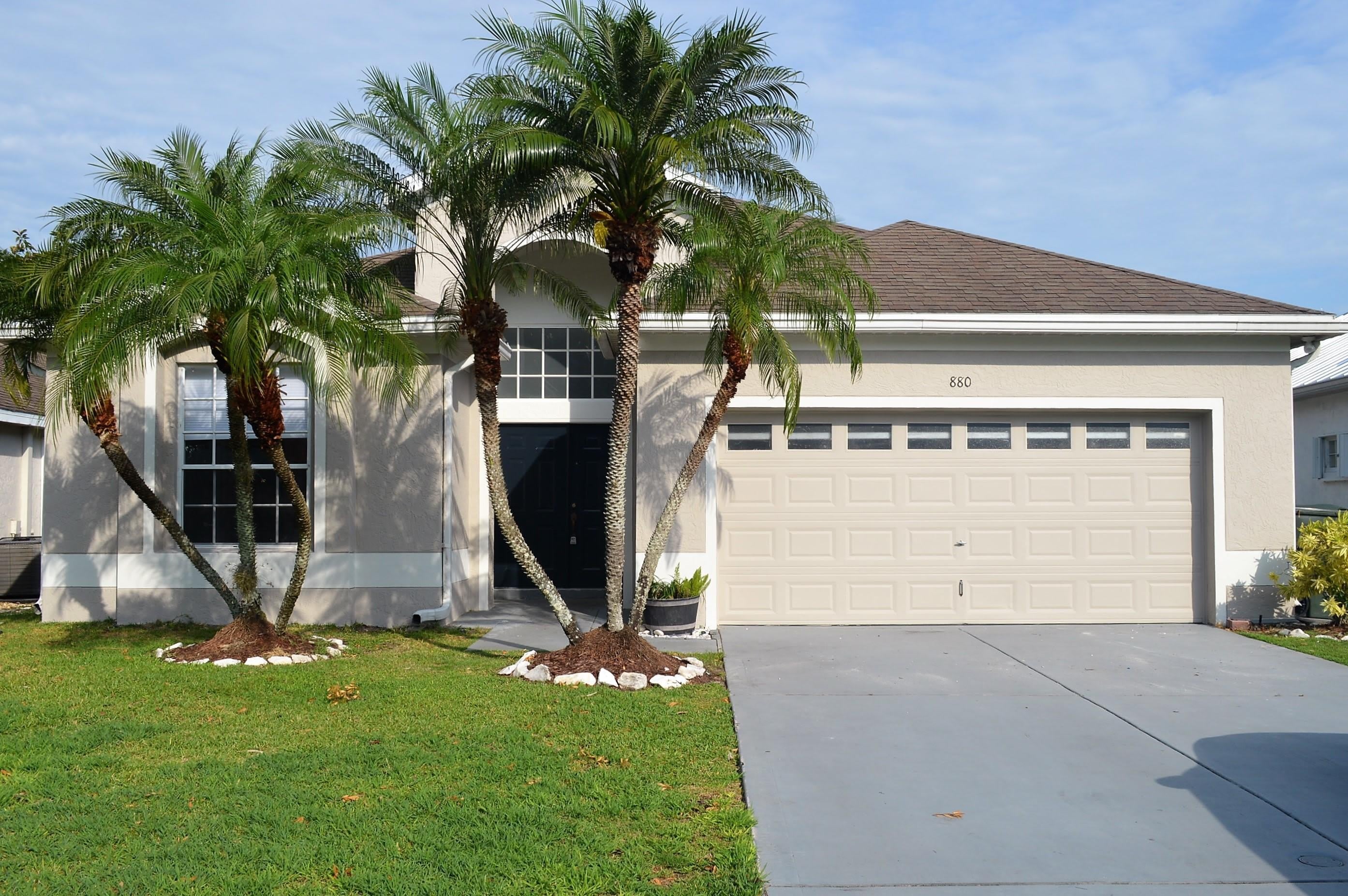 880 NW WATERLILY Place – photo 1